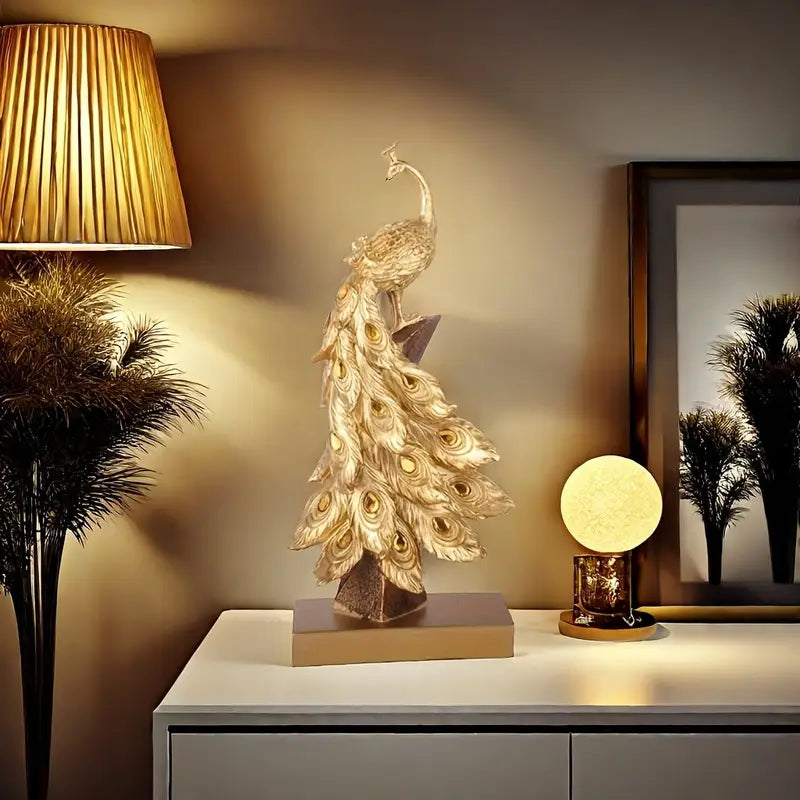 Pavão Dourado em Resina: Sofisticação e Glamour para Seu Espaço